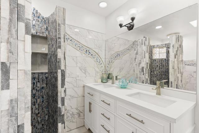 12405 Royal Rd, El Cajon CA: https://media.crmls.org/mediaz/3e8ab085-0b27-4c75-8fe7-3521abdf6ad8.jpg