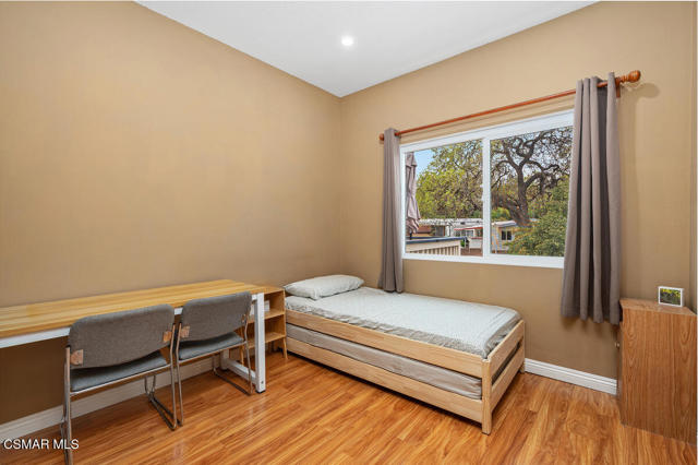 2414 Pleasant Way, Thousand Oaks CA: https://media.crmls.org/mediaz/3e8b309c-2601-4587-9681-5ea74adfe301.jpg