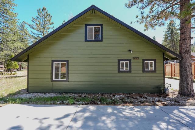 39414 Ruby Lane, Big Bear Lake CA: https://media.crmls.org/mediaz/3e8b30e5-7f17-40af-a430-1cf7e541c4df.jpg