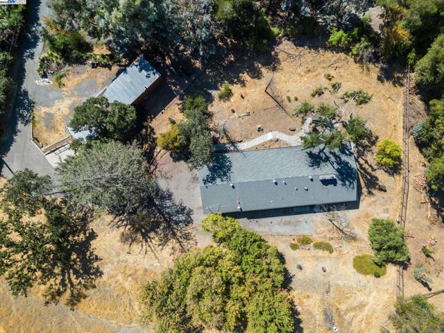 2592 Caballo Ranchero Dr, Diablo CA: https://media.crmls.org/mediaz/3e8b6f5d-5142-48a2-83aa-5b22d2d857dc.jpg