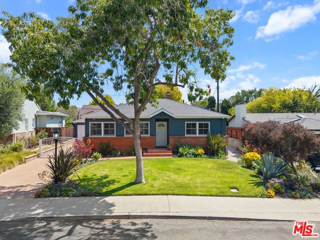 11963 Woodbine Street, Los Angeles CA: https://media.crmls.org/mediaz/3e8c1573-448a-40aa-ab91-b8a7b9a7306f.jpg