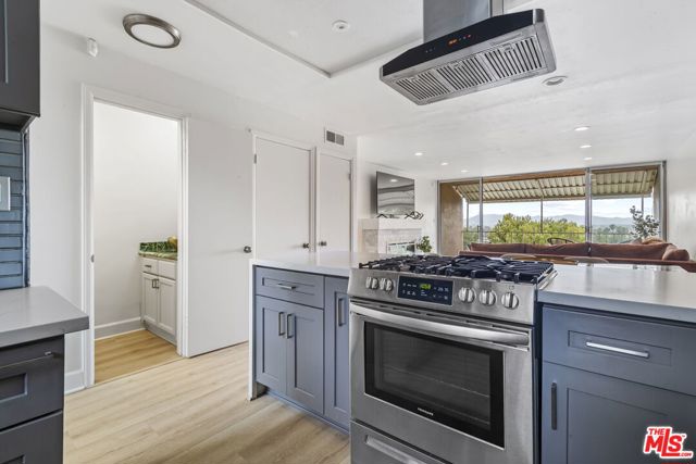 4553 Don Ricardo Drive, Los Angeles CA: https://media.crmls.org/mediaz/3e8c1782-c881-4ade-8fb4-530a8968ea5c.jpg