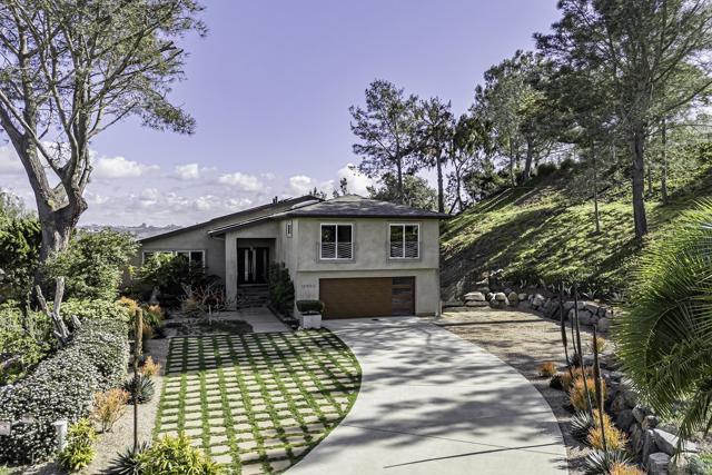 12902 Biscayne Cove, Del Mar CA: https://media.crmls.org/mediaz/3e8c1f76-70ac-45e1-9e8d-7b4b007fbd18.jpg