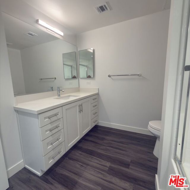 5020 Woodman, 211 photo 23