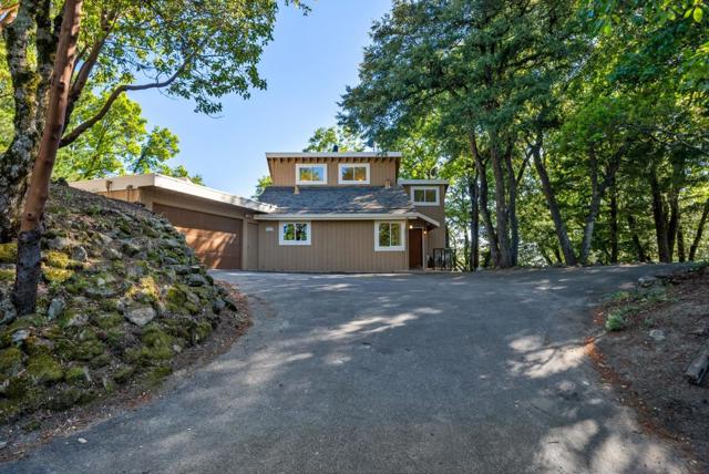 20243 Beatty Ridge Road, Los Gatos CA: https://media.crmls.org/mediaz/3e8ced64-d45a-4b0c-bc22-6da11c2ebe99.jpg