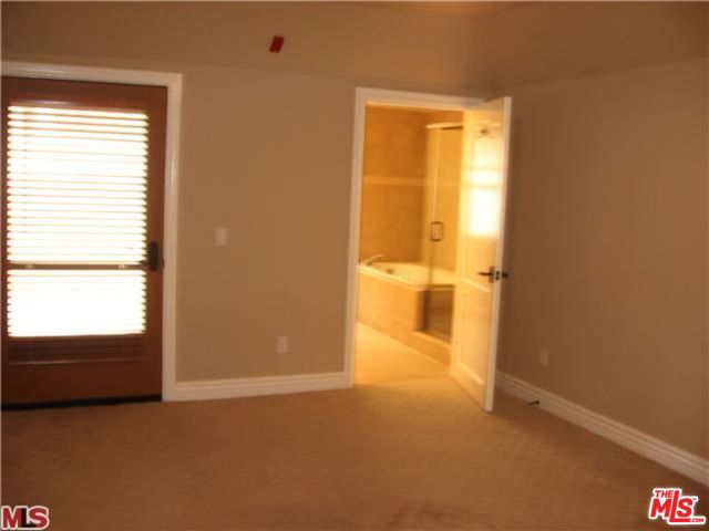1135 S Rexford Drive, Los Angeles CA: https://media.crmls.org/mediaz/3e8d13ea-e729-44cd-9e0c-77d4c3affd1d.jpg