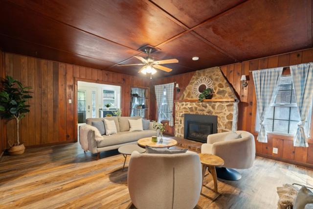 15765 Kings Creek Road, Boulder Creek CA: https://media.crmls.org/mediaz/3e8d72d9-1bc6-4207-b6dd-c49016345057.jpg