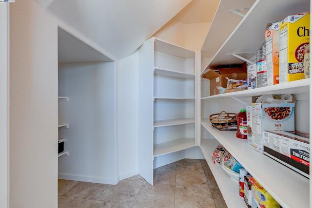 2528 AMANTEA WAY, Dublin CA: https://media.crmls.org/mediaz/3e8db5ee-2f5e-4a31-a1f5-64caa982868c.jpg