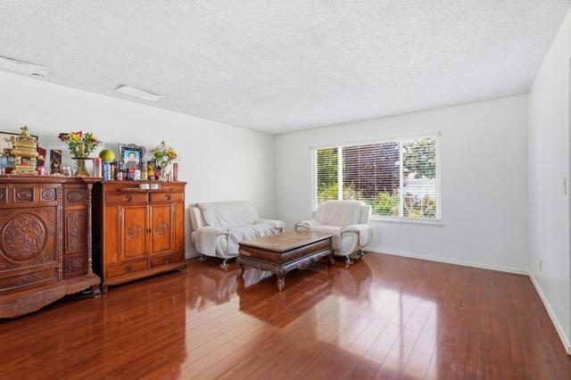 2878 Glen Ascot Way, San Jose CA: https://media.crmls.org/mediaz/3e8dd99b-f1a3-4781-8b2b-090367347eba.jpg