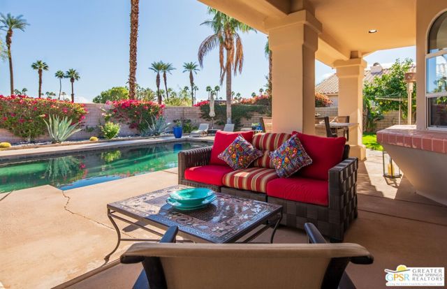 38610 Desert Mirage Drive, Palm Desert CA: https://media.crmls.org/mediaz/3e90308c-d652-45e3-96fa-902d940c5c88.jpg