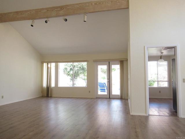 Detail Gallery Image 2 of 35 For 4052 Aeolia Way, Oceanside,  CA 92056 - 2 Beds | 2 Baths