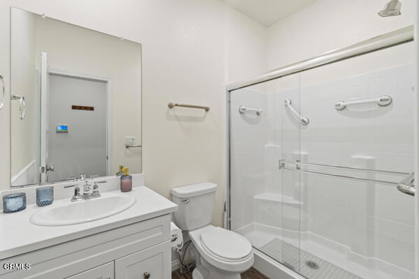 490 Jubilee Place, Santa Paula CA: https://media.crmls.org/mediaz/3e9105a2-e75d-47a6-9cc2-2a9b73b1d242.jpg