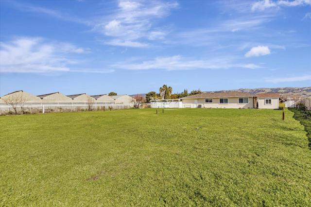7381 Furlong Avenue, Gilroy CA: https://media.crmls.org/mediaz/3e912b53-aebf-40c7-a8f8-88b231baf9f8.jpg