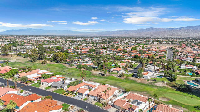 82210 Vandenberg Drive, Indio CA: https://media.crmls.org/mediaz/3e915e99-b277-4b9d-8cb0-c99ce9c1546a.jpg