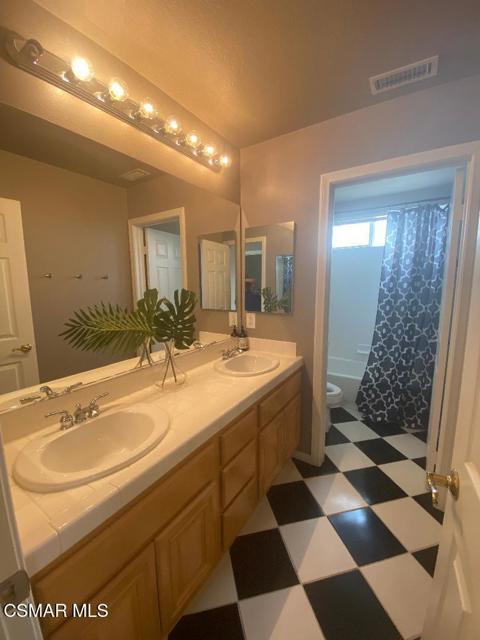3082 Eaglewood Avenue, Thousand Oaks CA: https://media.crmls.org/mediaz/3e918011-3019-4313-9ce4-ff986345cdb0.jpg