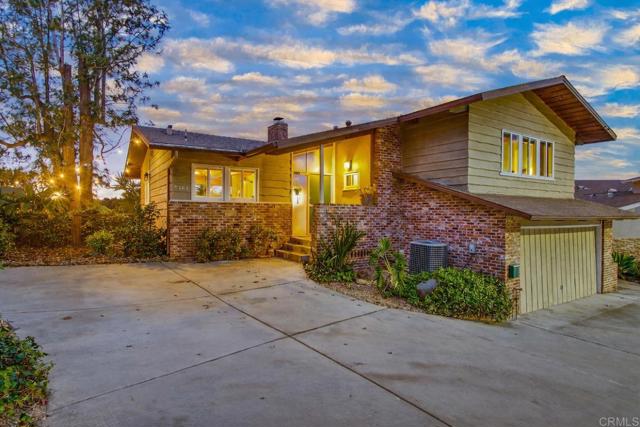 Detail Gallery Image 3 of 62 For 5484 Redding Rd, San Diego,  CA 92115 - 3 Beds | 2/1 Baths