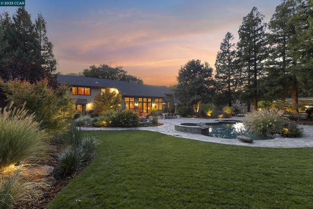 350 Pine Creek Rd, Walnut Creek CA: https://media.crmls.org/mediaz/3e922a51-a921-462e-8375-009671e18ddb.jpg