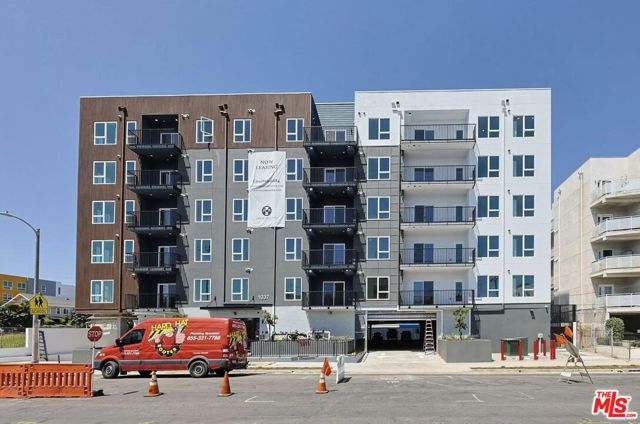 1037 Dewey Avenue, Los Angeles CA: https://media.crmls.org/mediaz/3e923acd-d151-47aa-b0f1-61bf592fe943.jpg