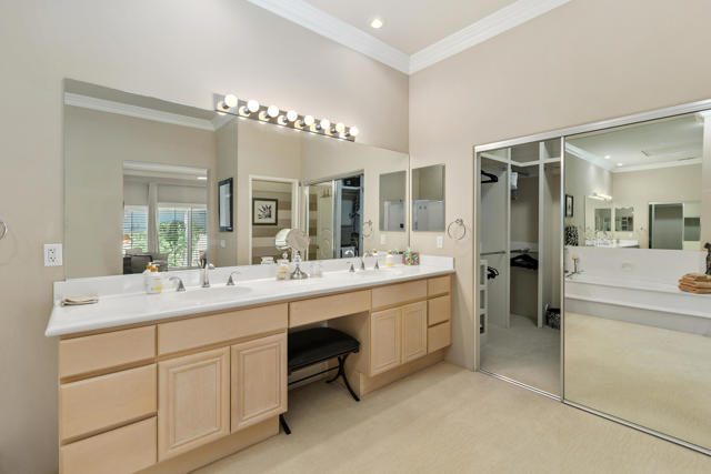 99 Kavenish Drive, Rancho Mirage CA: https://media.crmls.org/mediaz/3e938827-31fe-41d3-8844-6f1d1fb8b031.jpg
