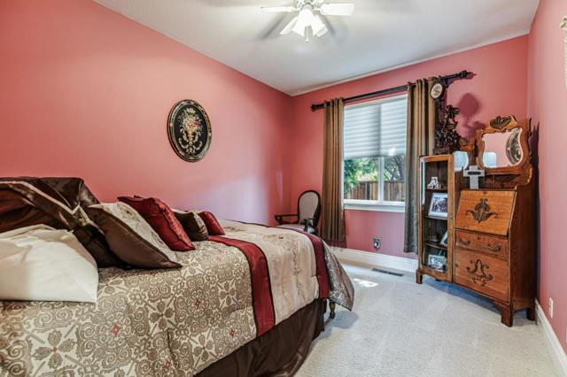 290 Bonnie Lane, Hollister CA: https://media.crmls.org/mediaz/3e93d345-c86c-4e56-b87f-1e5bcb5073a3.jpg