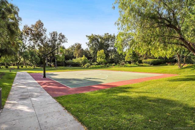 3140 Willow Creek Pl, Escondido CA: https://media.crmls.org/mediaz/3e940abb-61e5-4216-9a1a-23ec37f19f3a.jpg