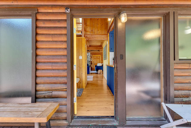 54385 S S. Circle Drive, Idyllwild CA: https://media.crmls.org/mediaz/3e94a561-eb72-4ed3-9c87-6f84c5e228ed.jpg