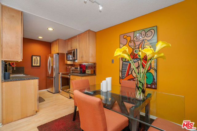 28915 Thousand Oaks Boulevard, Agoura Hills CA: https://media.crmls.org/mediaz/3e954e59-75d4-4bb0-97d9-cafaee8aef7c.jpg