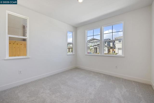 8121 Vessel Way, Sacramento CA: https://media.crmls.org/mediaz/3e955566-14f2-4833-b111-8ad35af9cae1.jpg