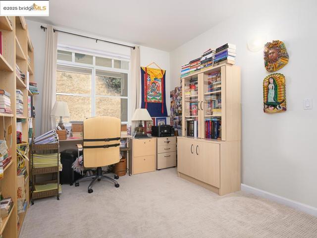 1400 Pinnacle Ct, Richmond CA: https://media.crmls.org/mediaz/3e957f46-2b09-4793-8e55-758e8cfd71d6.jpg