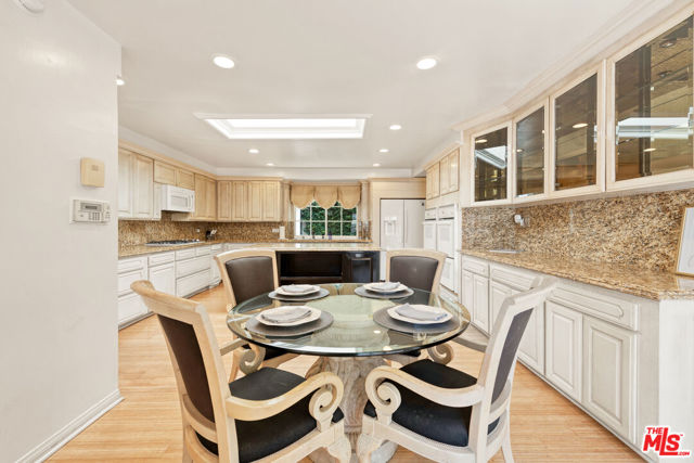 1148 COLDWATER CANYON Drive, Beverly Hills CA: https://media.crmls.org/mediaz/3e965eff-a294-4216-9b76-8303d0c1d3df.jpg