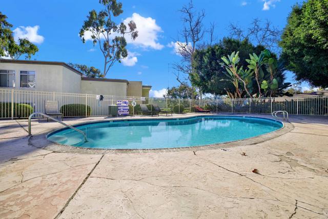 Detail Gallery Image 16 of 21 For 432 Edgehill Ln #169,  Oceanside,  CA 92054 - 2 Beds | 1 Baths