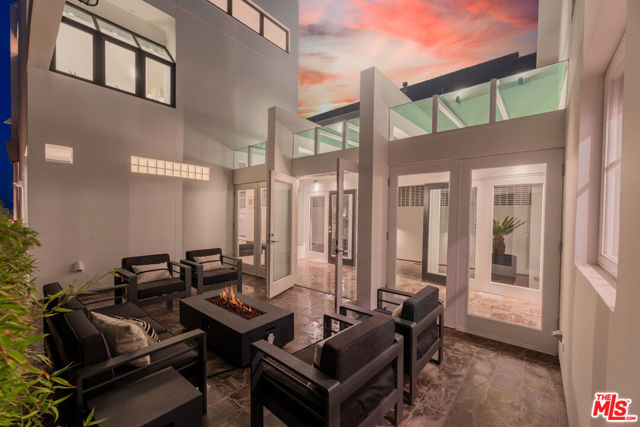 23754 MALIBU Road, Malibu CA: https://media.crmls.org/mediaz/3e970173-cd73-4dda-ad2e-1aa4423d9aaf.jpg