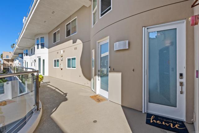 Detail Gallery Image 9 of 55 For 401 N Coast Hwy #301,  Oceanside,  CA 92054 - 3 Beds | 3 Baths