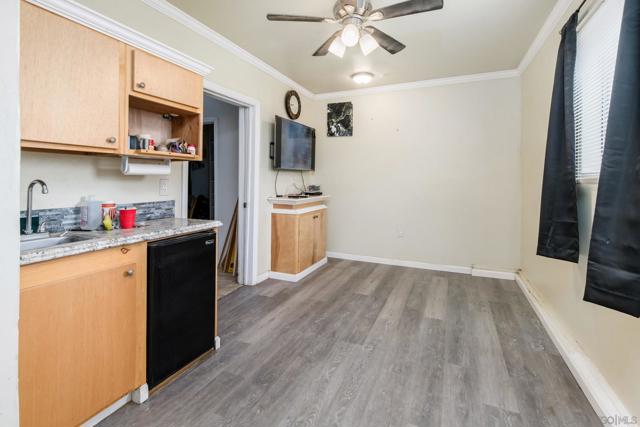 2925 Franklin Ave, San Diego CA: https://media.crmls.org/mediaz/3e97ef67-5f67-4d33-9b5a-9616b78d8cf1.jpg