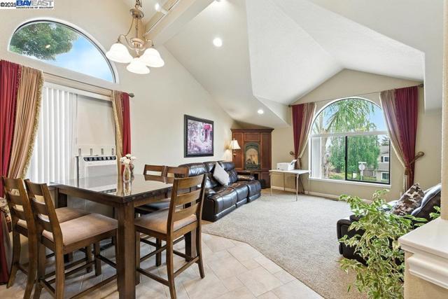 21798 Independent School Rd, Castro Valley CA: https://media.crmls.org/mediaz/3e98f9aa-94f8-4ebc-bfbf-a994fb6e24d7.jpg