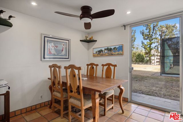 100 S Doheny Drive, Los Angeles CA: https://media.crmls.org/mediaz/3e9912f1-b05d-49f9-be8b-3ceeee4df300.jpg