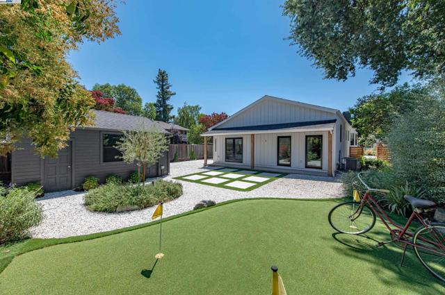 4073 Stanley Blvd, Pleasanton CA: https://media.crmls.org/mediaz/3e991a15-ffa8-4f80-8166-83bcc1b07175.jpg