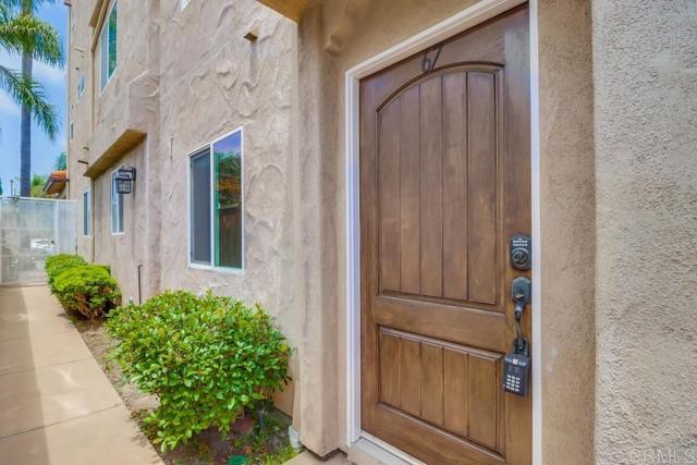 2167 Grand Avenue, San Diego CA: https://media.crmls.org/mediaz/3e993e91-6e66-42df-9ac8-8903c920a07f.jpg