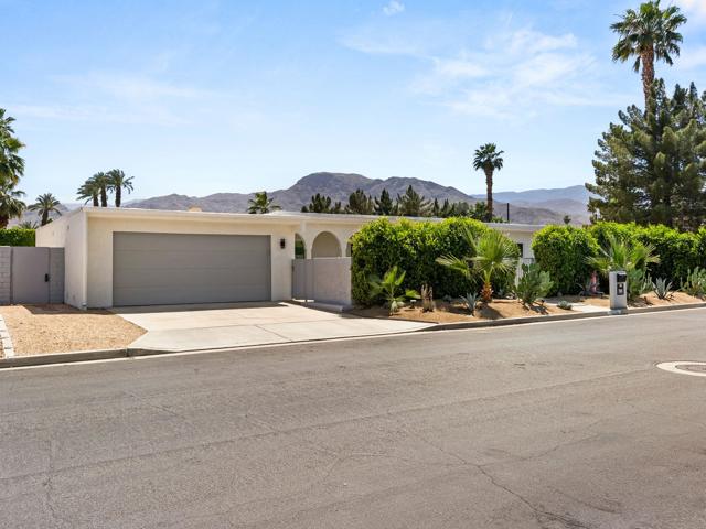 70305 Chappel Road, Rancho Mirage CA: https://media.crmls.org/mediaz/3e9a30b1-98ac-44fe-917d-e0f3e5964338.jpg