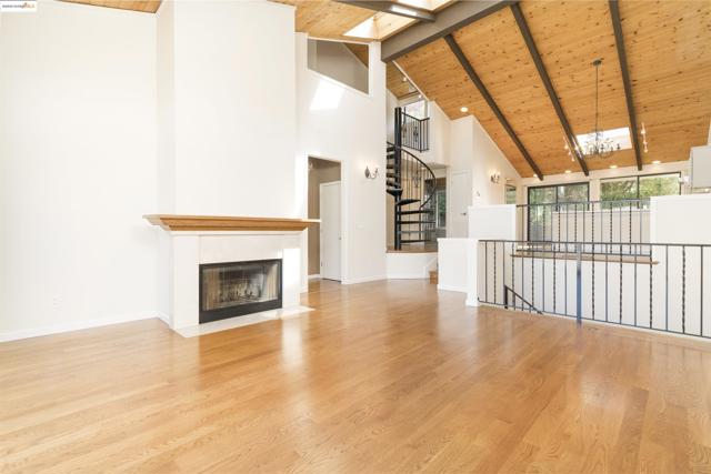 1881 Grand View Drive, Oakland CA: https://media.crmls.org/mediaz/3e9aa0e5-f9d2-48e0-901d-4a1c416490c8.jpg