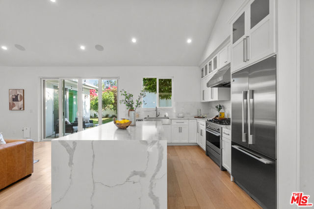 16820 Mccormick Street, Encino CA: https://media.crmls.org/mediaz/3e9b0fa7-4ee1-4361-8979-ab3805fb86db.jpg