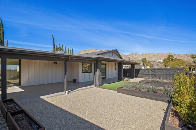 7458 Cardillo Trail, Yucca Valley CA: https://media.crmls.org/mediaz/3e9b230b-363c-4d0f-b7a0-1c744ed43518.jpg