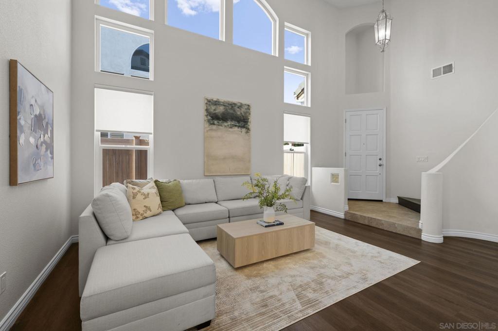 MLS #250033731SD img 4