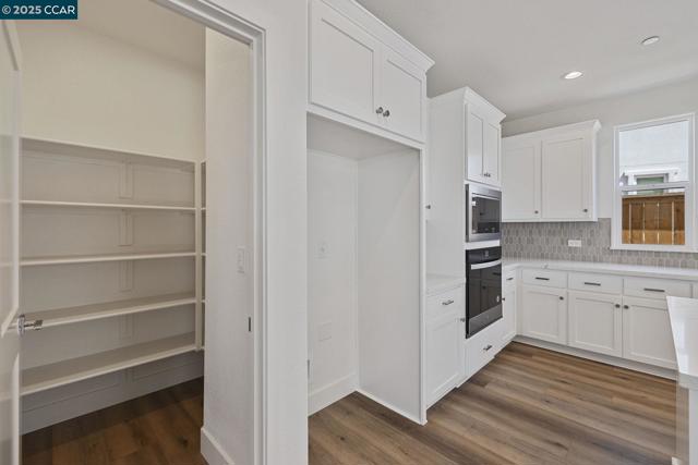8121 Vessel Way, Sacramento CA: https://media.crmls.org/mediaz/3e9c1649-8210-4cda-b2be-7554b0190035.jpg