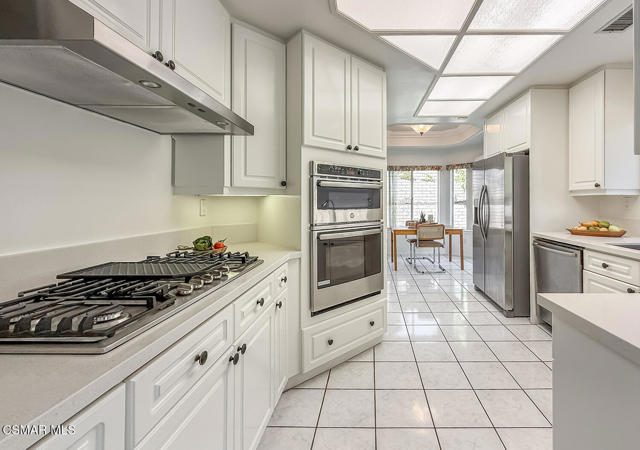 1768 Fox Springs Circle, Newbury Park CA: https://media.crmls.org/mediaz/3e9d44eb-80ea-496c-a6db-6258718d2ffa.jpg