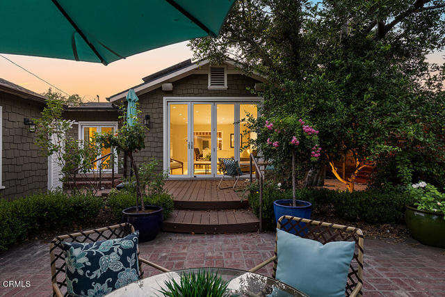 782 S Arroyo Boulevard, Pasadena CA: https://media.crmls.org/mediaz/3e9d86fd-eaa8-475b-b12a-1774fb916e5f.jpg