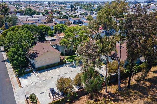 2414 1/2 Grove Ave, San Diego CA: https://media.crmls.org/mediaz/3e9df343-ecee-487e-b927-90a1dfff1d77.jpg