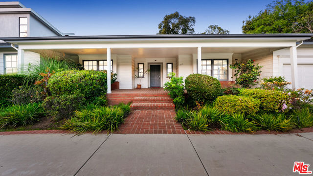 13921 West Sunset Boulevard photo 2