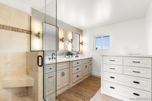 4141 Palomar Drive, Fallbrook CA: https://media.crmls.org/mediaz/3ea04e19-922f-45b9-92b4-d31b7f7bfd3e.jpg