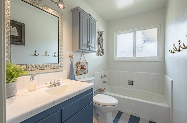 29 Karen Drive, Watsonville CA: https://media.crmls.org/mediaz/3ea052a2-6719-4b61-b18d-ae3098229ea8.jpg